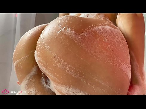 ❤️ Brunetka masturbuje kundičku s vibrátorom až do intenzívneho orgazmu v sprche ️❌ Porno na sk.fashiontee.top